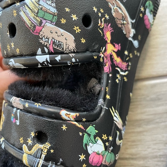 Crocs x Harry Potter x Vera Bradley Cozy fur lined sandals - Picture 2 of 10